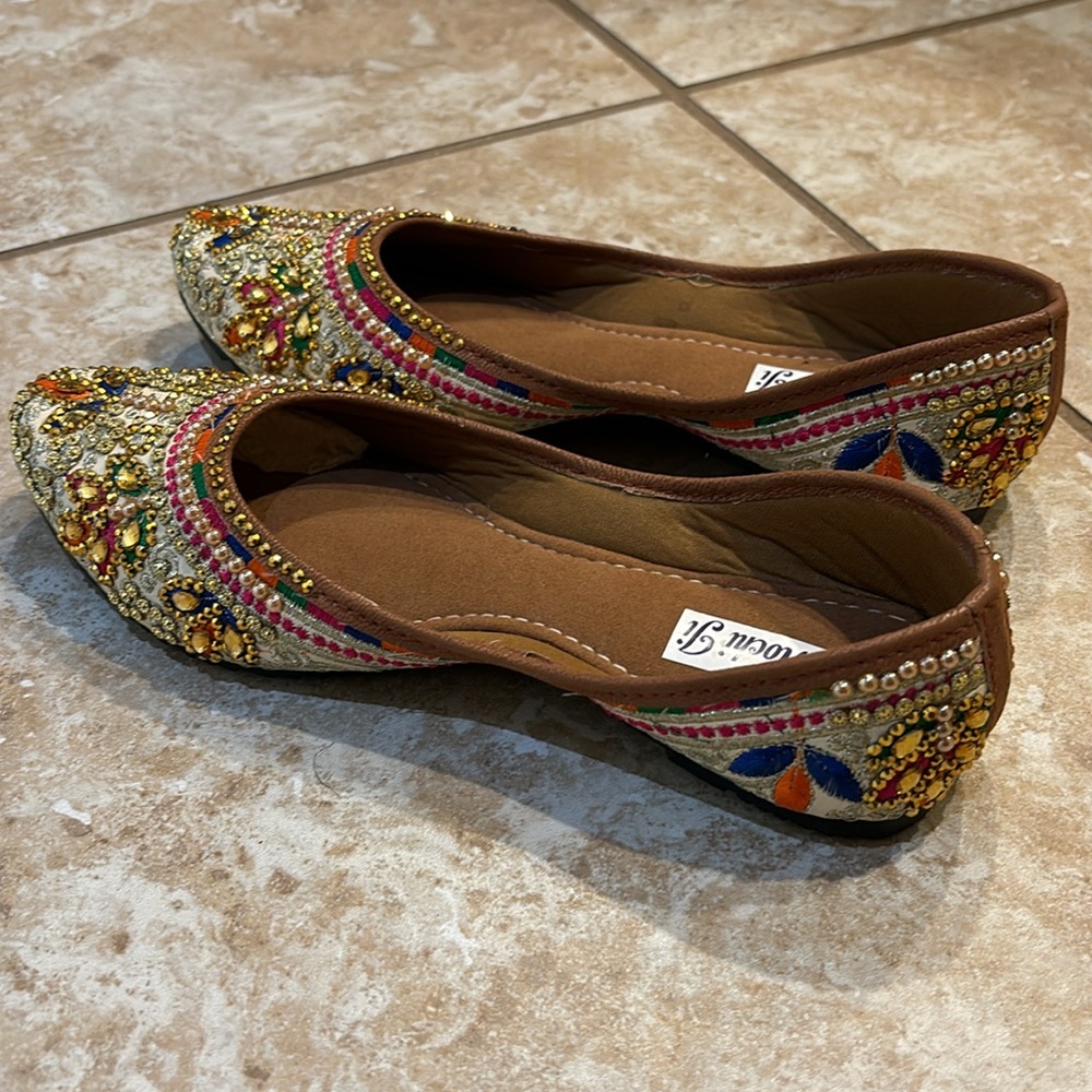 Punjabi Juttis(Flats)